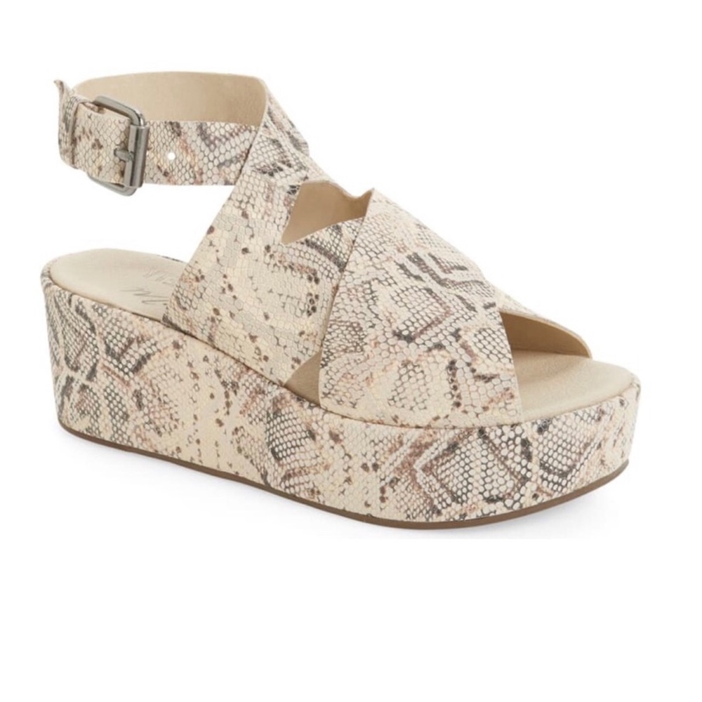 Amuse Society x Matisse runaway platform wedge sandal